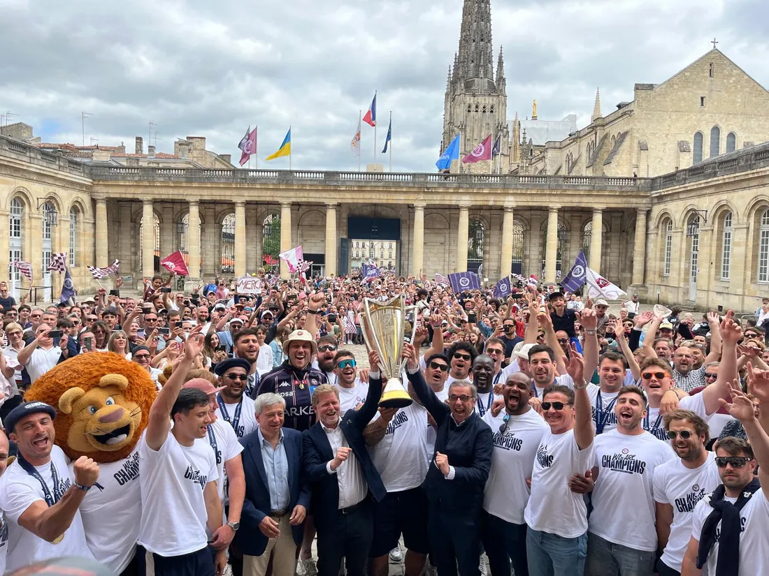 L'UBB lors de la célébration à la mairie de Bordeaux