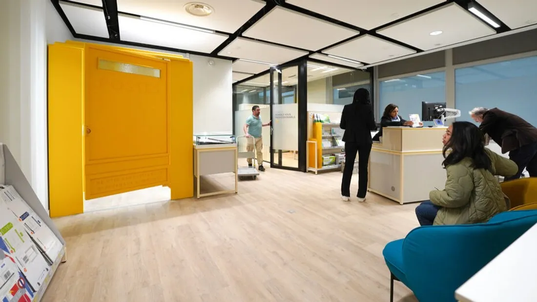 Une cabine d'essayage à La Poste 