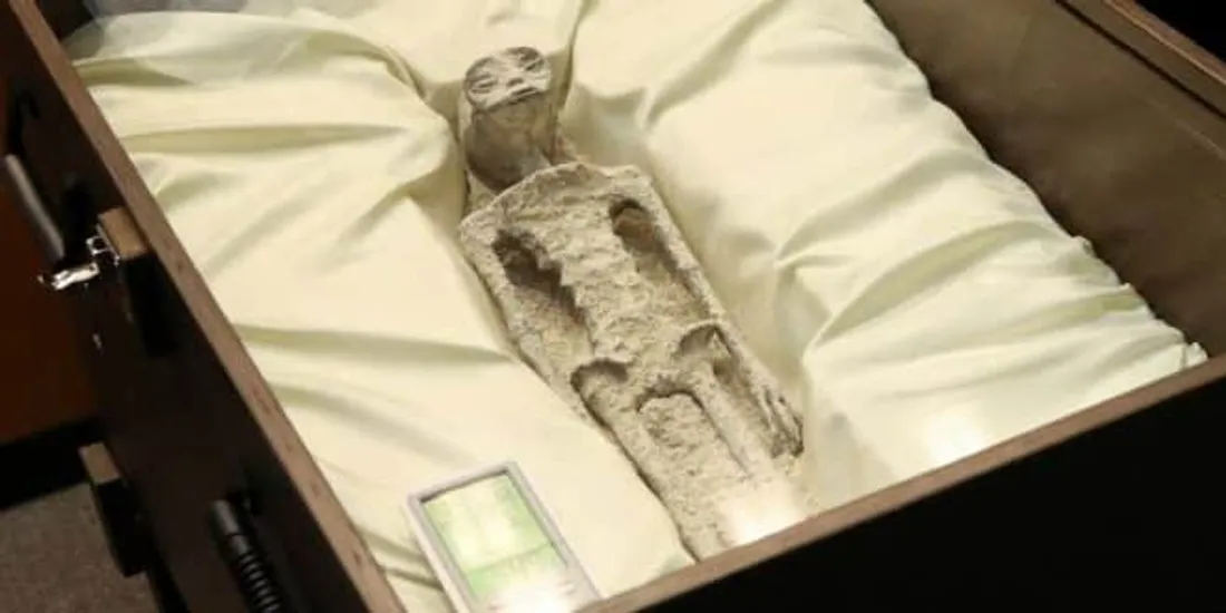 Mexique : des fausses momies d’extraterrestres présentées devant le Parlement (vidéo)