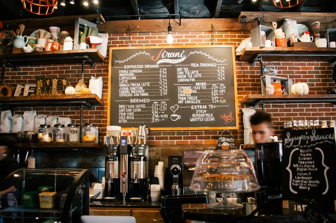 La majorité des employés de ce café australien sont des enfants de 11 ans minimum