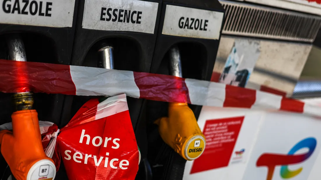 Une station-essence.