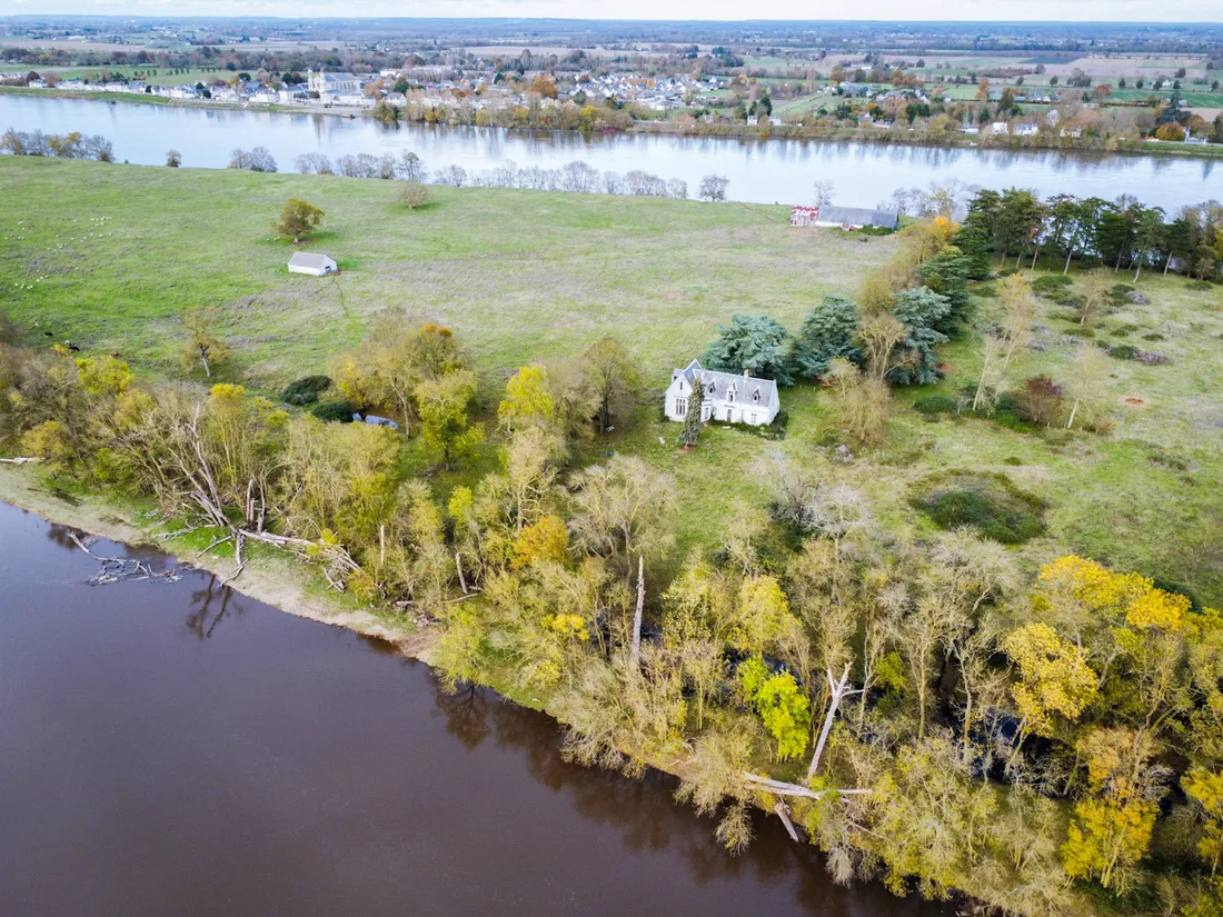 Une seule maison sur cette île déserte en Maine-et-Loire