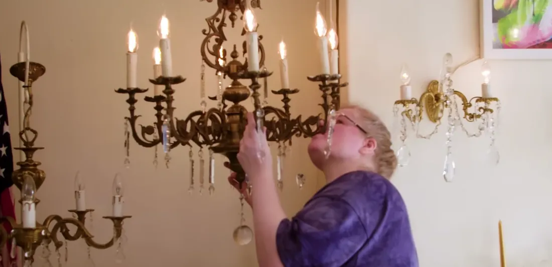 "Je suis amoureuse d'un lustre" : elle se considère en couple avec un objet