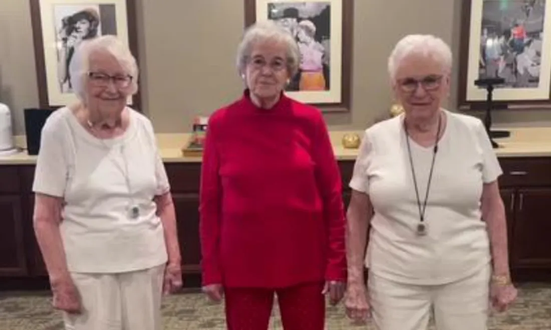 Elles refont le show de Rihanna au Super Bowl, Jay-Z leur envoie des fleurs (vidéo)