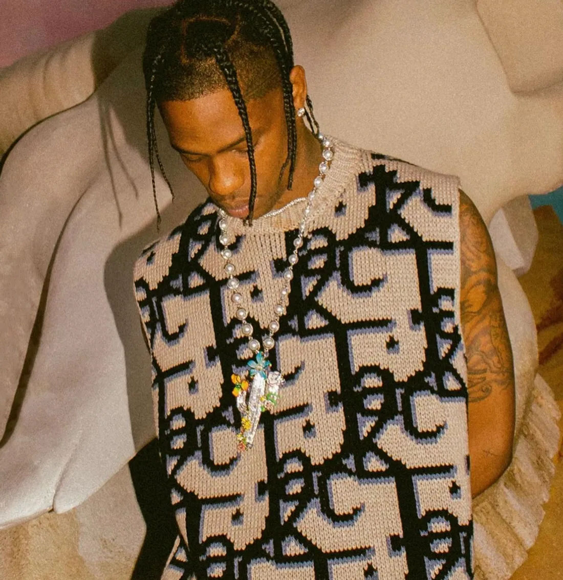 Travis Scott de retour avec une collaboration un an après le tragique festival Astrowolrd (vidéo)