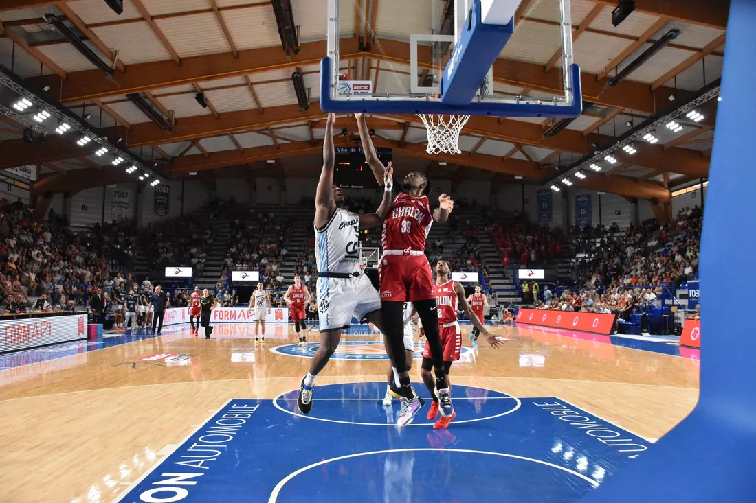 Basket : Moendadze lors de Chorale - Elan Chalon (82-93)