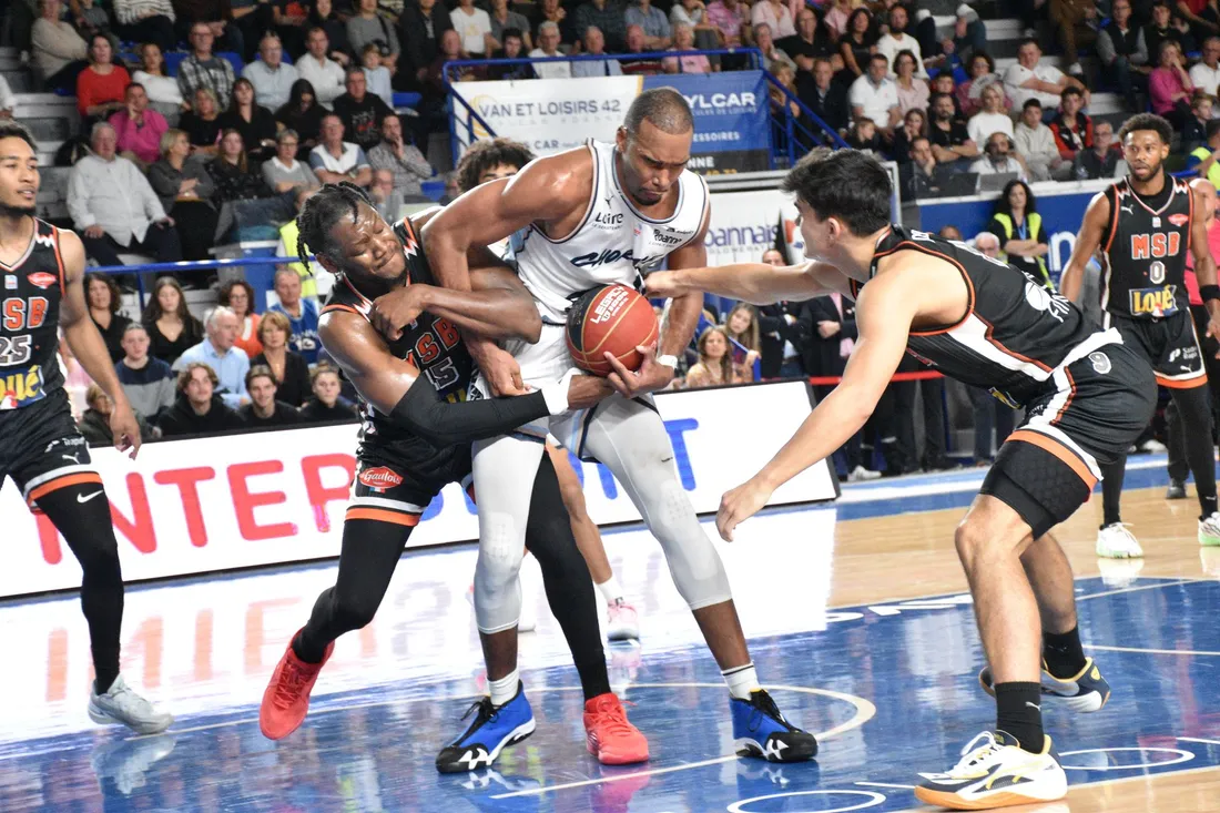 Basket : Morin lors de Chorale - Le Mans (70-71)