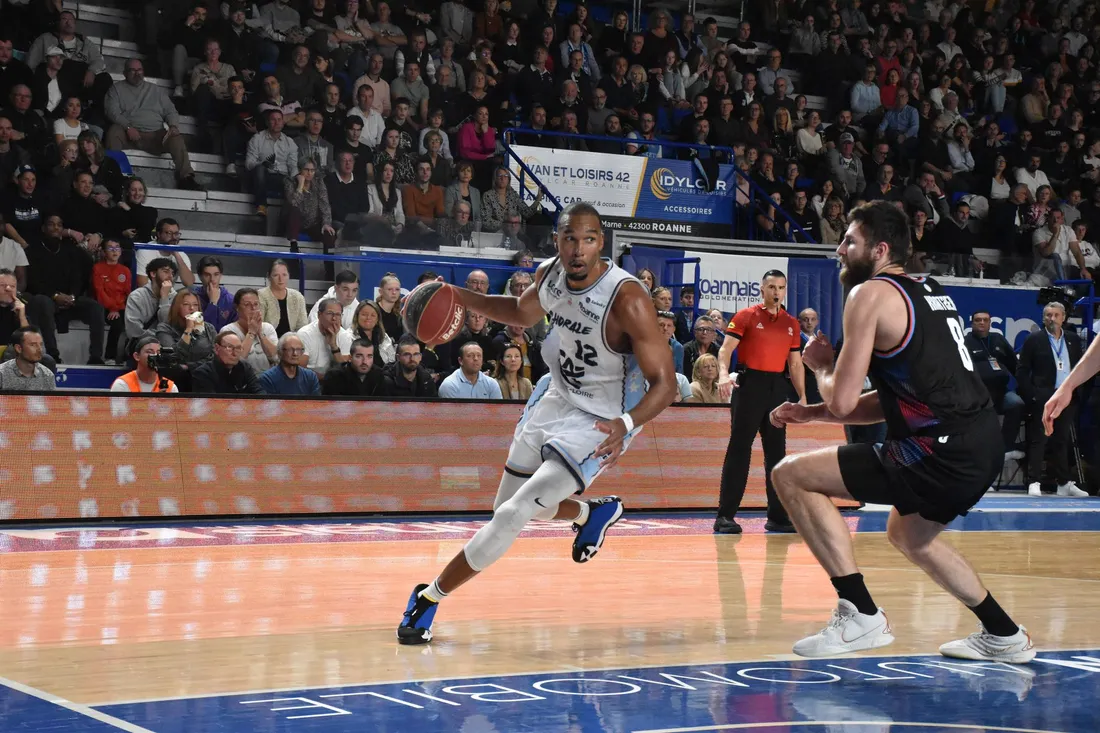 Basket : Yannis Morin lors de Chorale - Paris