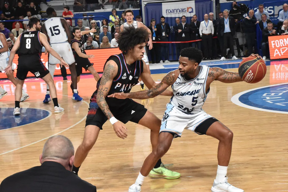 Basket : DJ Cooper lors de Chorale - Paris