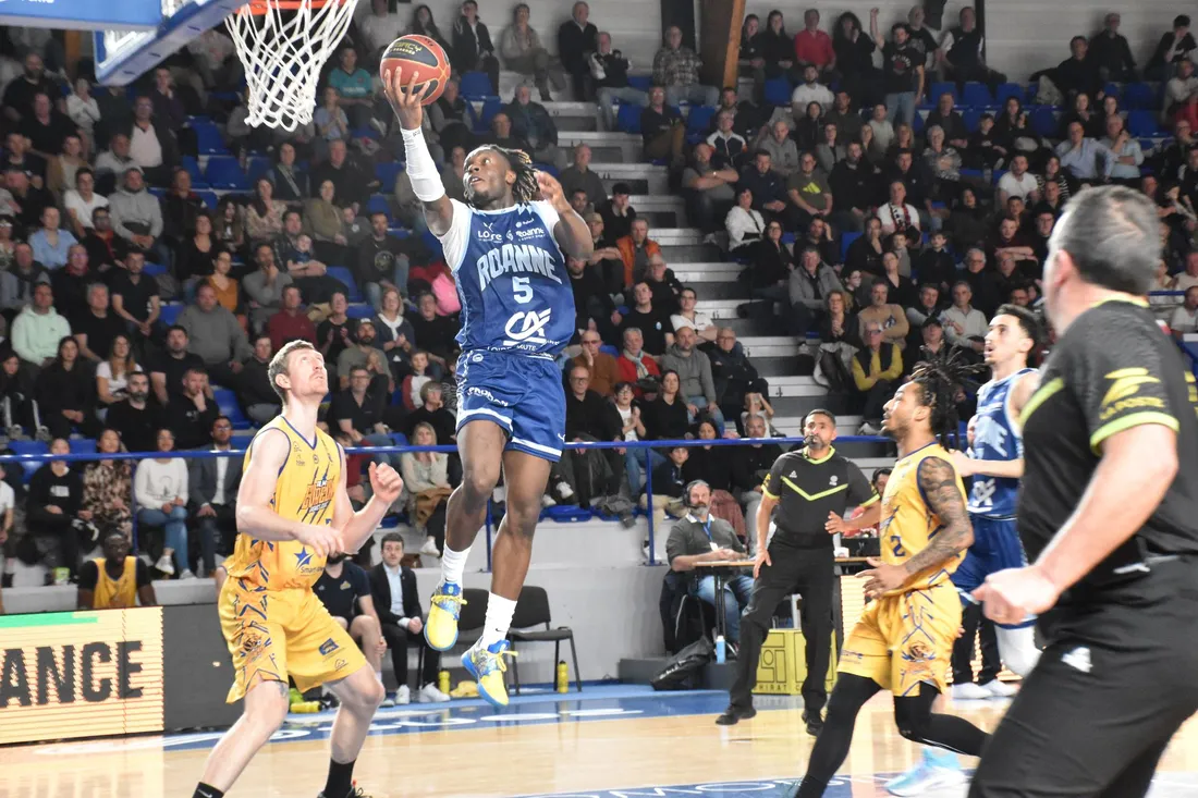 Basket : Dylan Affo Mama s'envole vers le cercle