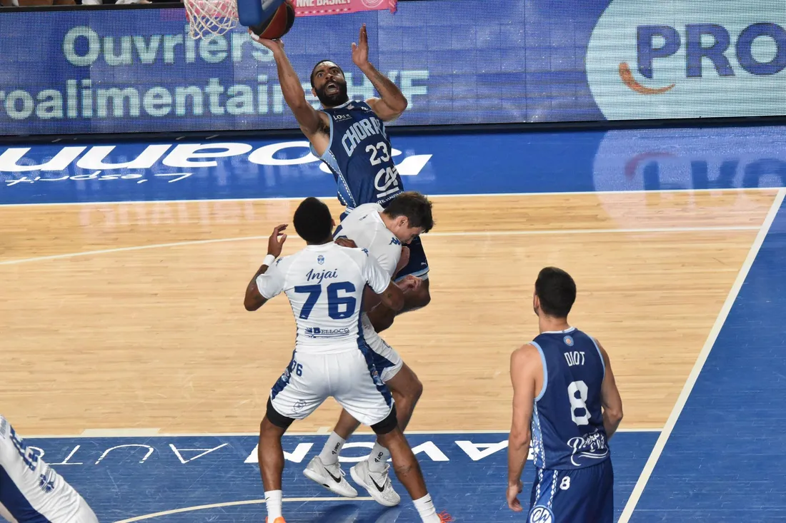 Basket : Javon Masters lors de Chorale - Quimper