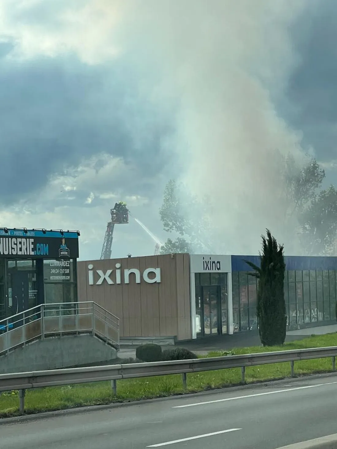 L'incendie proche de l'A72.