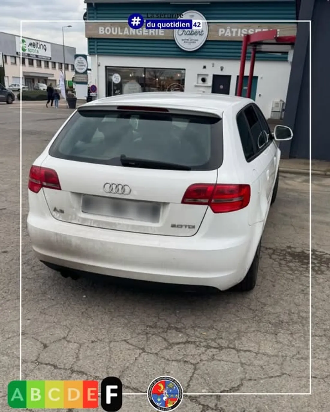 La voiture du jeune homme.