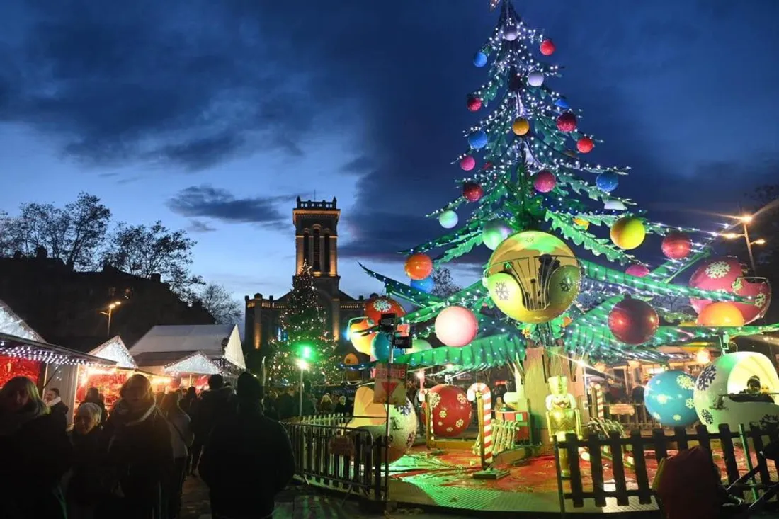 Le marché de Noël place Jean Jaurès.