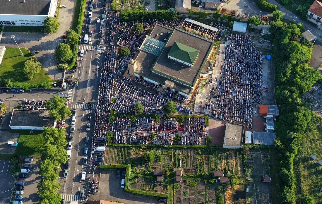 Les fidèles à Saint-Etienne.