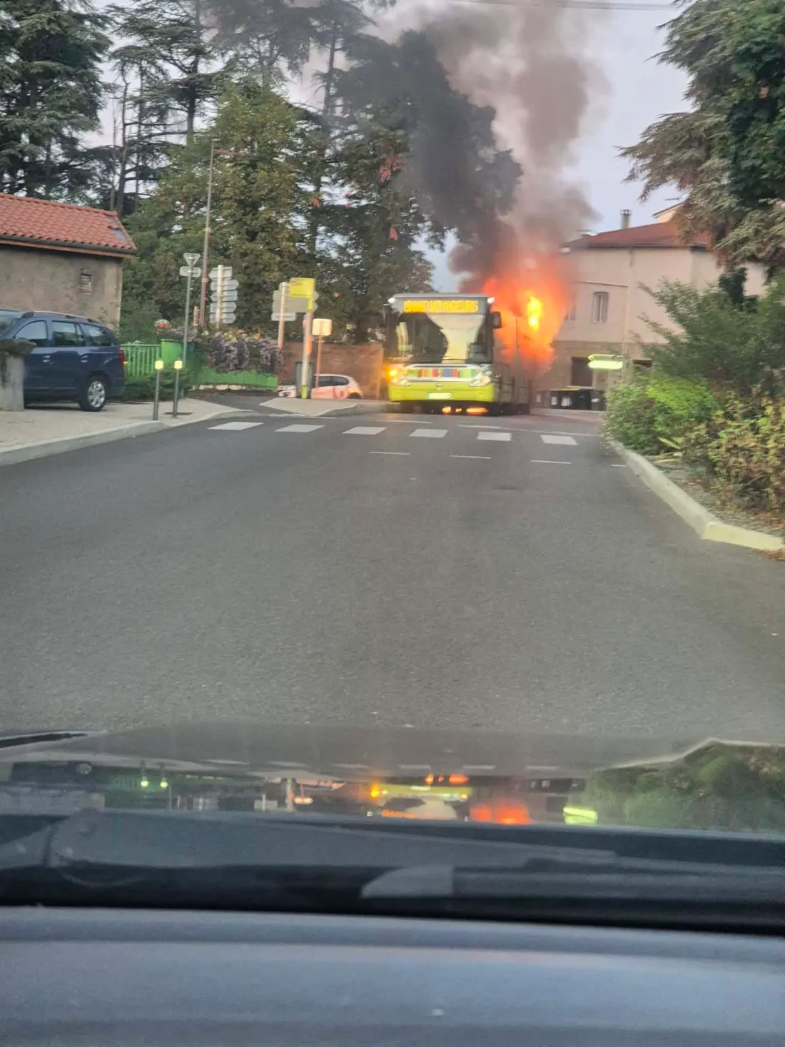 Il n'y a pas eu de blessés. 