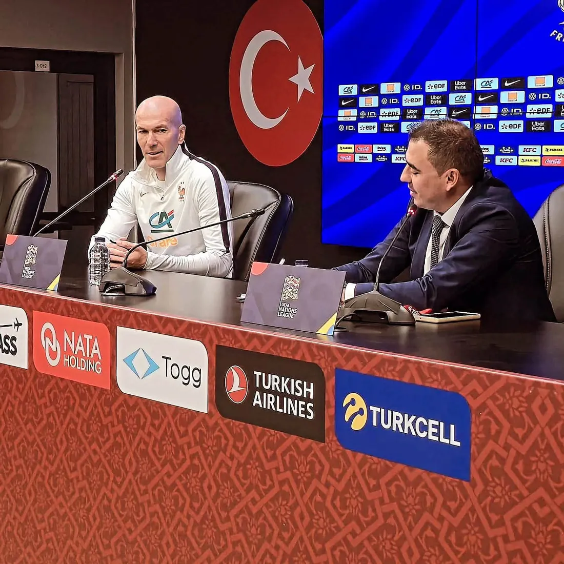 𝐑𝐞𝐜𝐞𝐩 𝐒𝐨̈𝐧𝐦𝐞𝐳 avec Zinedine Zidane. 