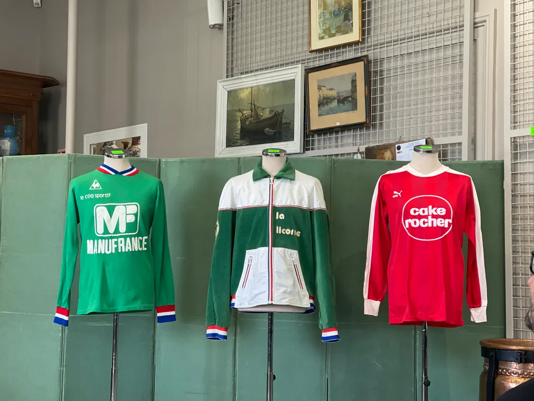 Les maillots proposés lors de la vente