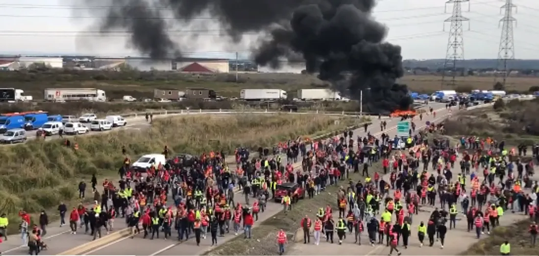 Les manifestants à Fos-Sur-Mer