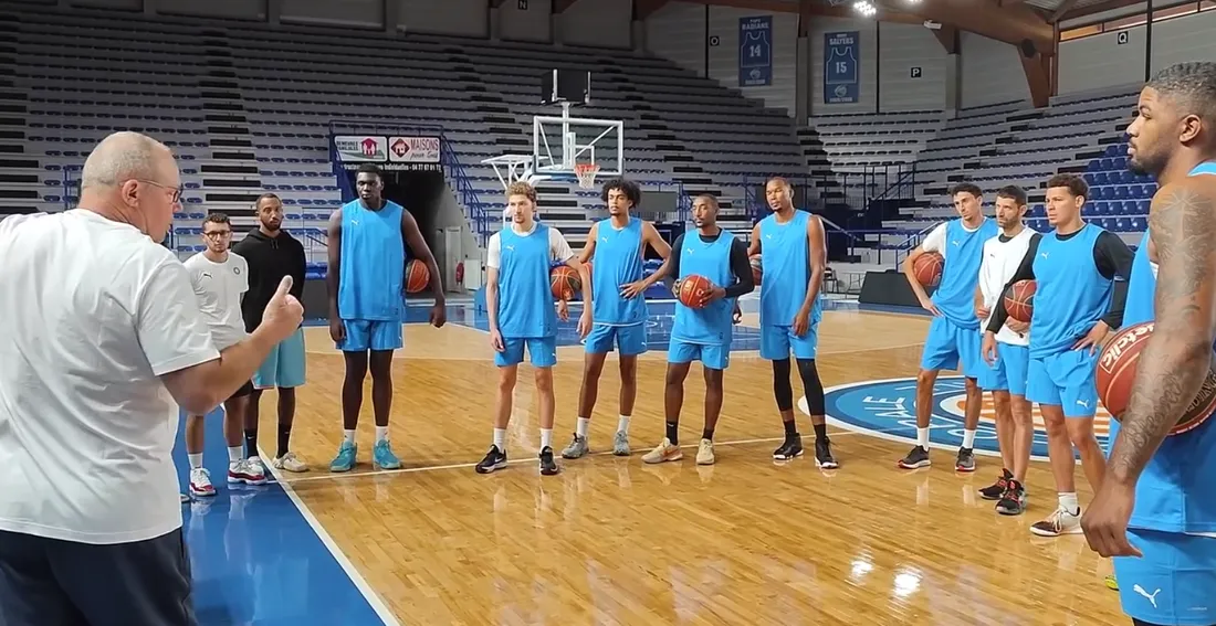 Les joueurs de la Chorale à la reprise de l'entrainement 