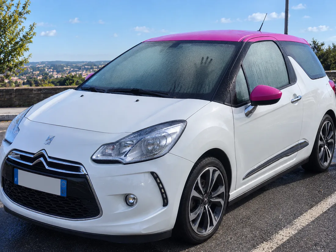 Une voiture embuée