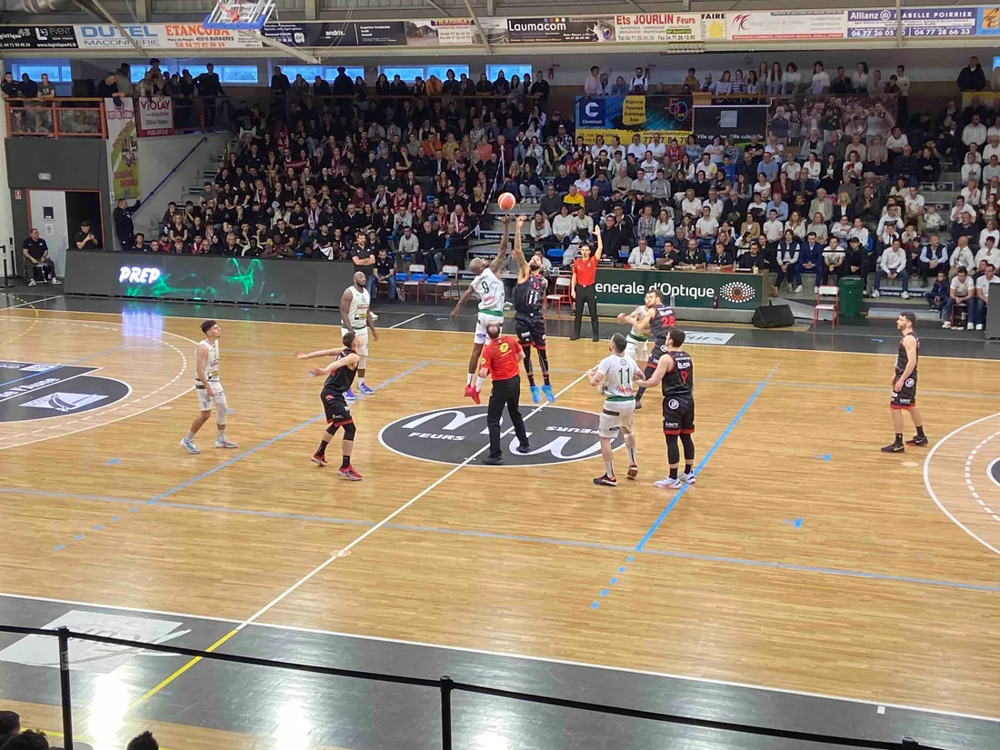 Andrézieux-Bouthéon prend une option dans les 1/4 de finale aller de NM1,.