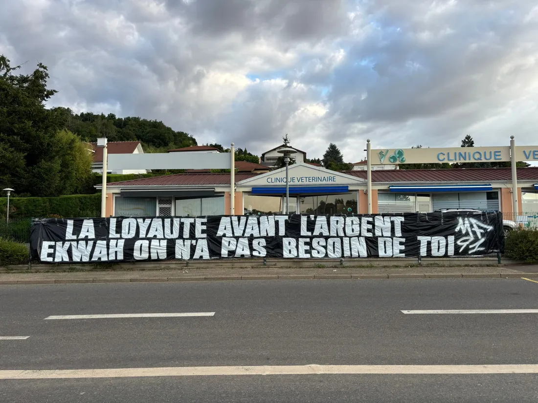 La banderole déployée par les Magic Fans.