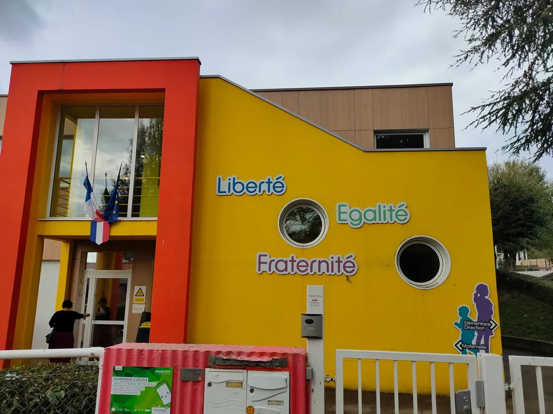 Ecole des Ollières à l'Etrat