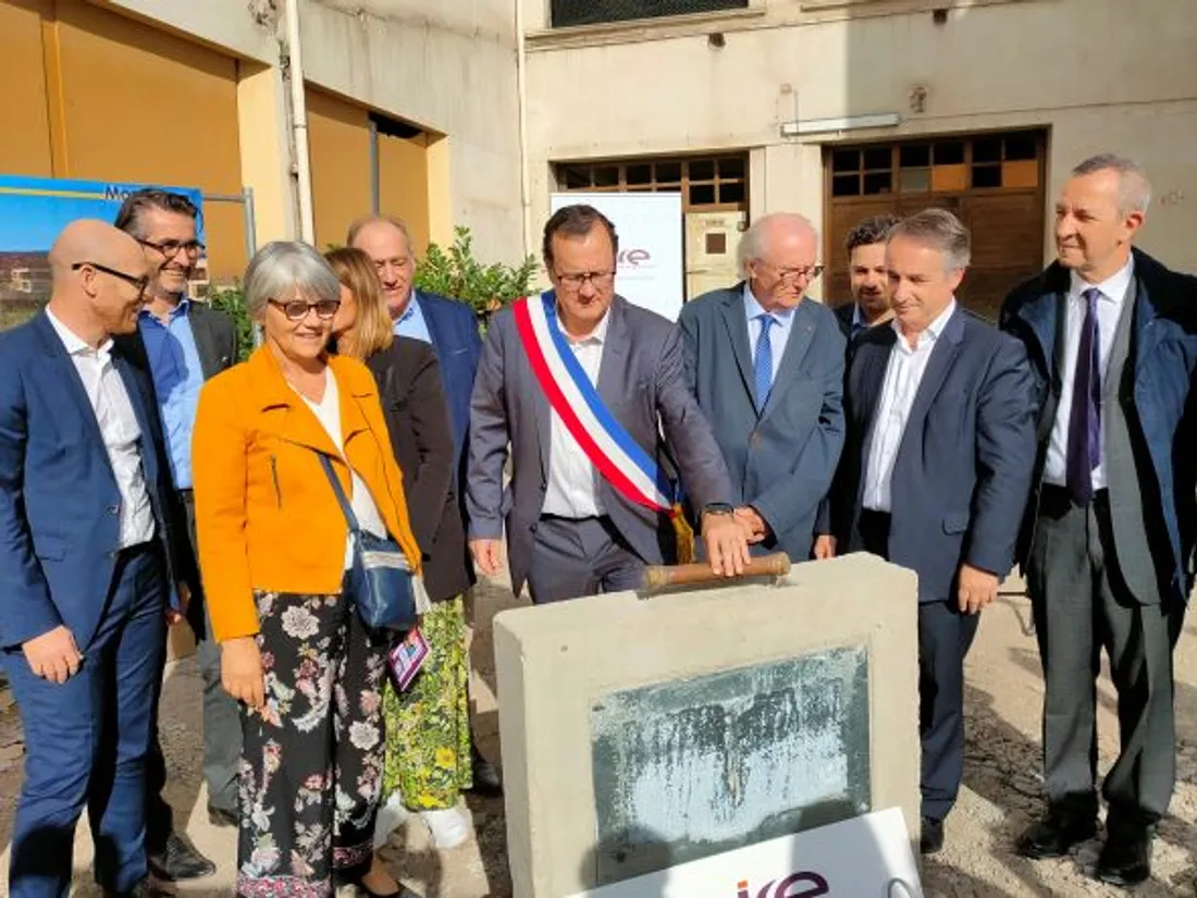 Christophe Basile pose la première pierre
