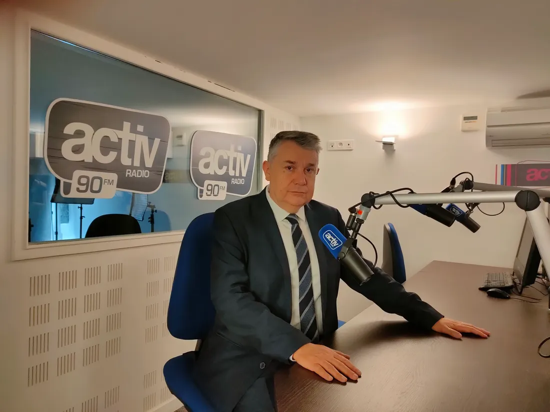 Gilles Artigues au micro d'Activ Radio 
