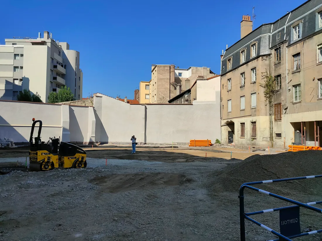 Le jardin d'Eden est pour le moment encore une friche dont les travaux ont débutés