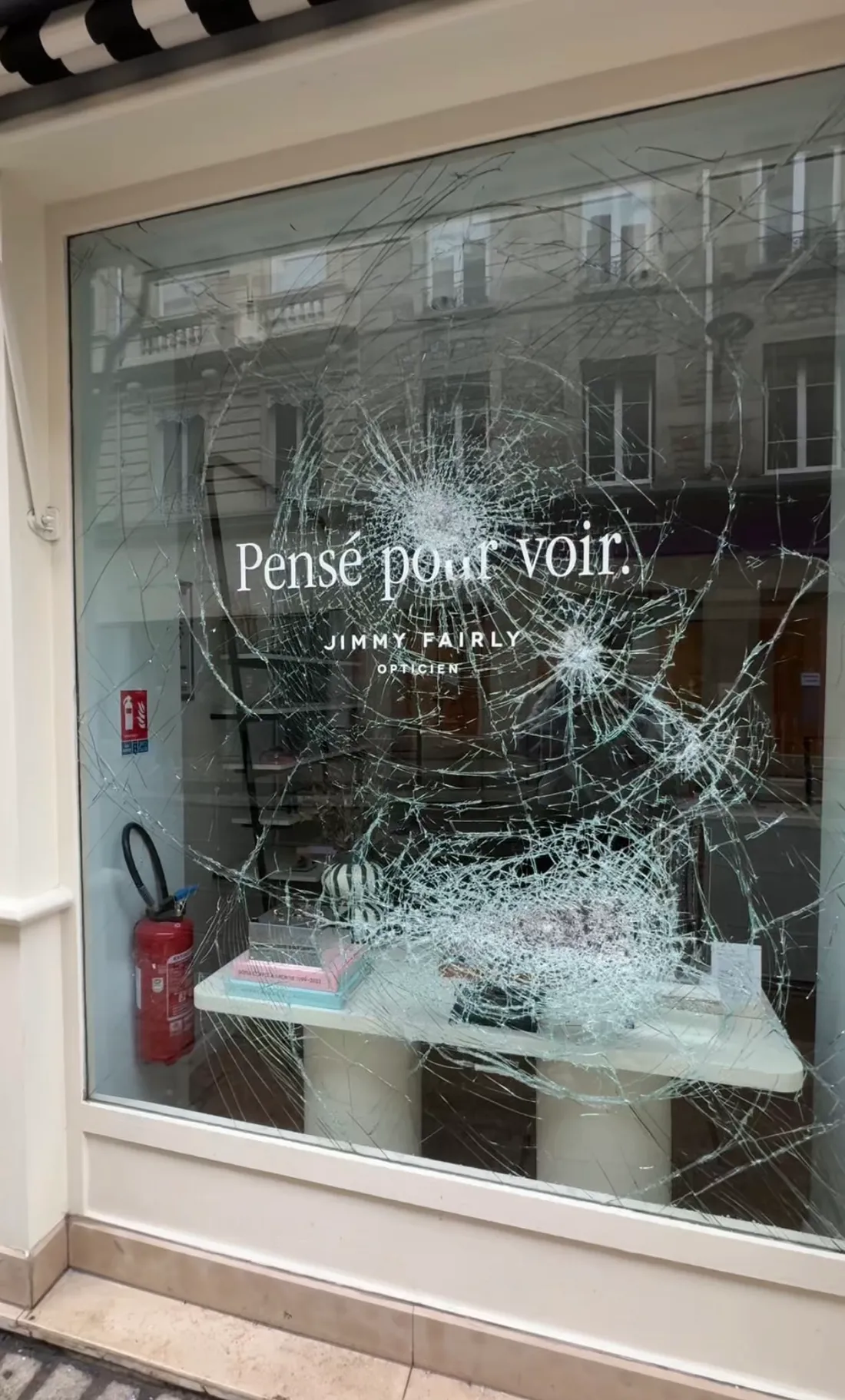 De nombreux magasins ont été dégradés ou pillés en centre-ville de Saint-Etienne. 