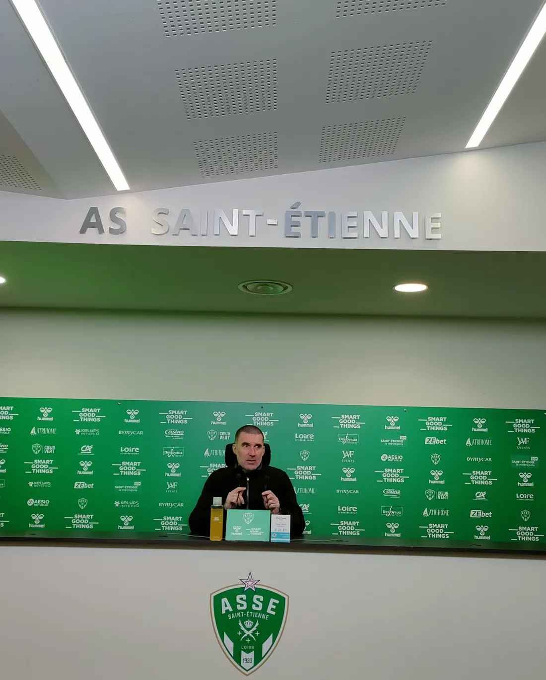 Laurent Batlles en conférence de presse