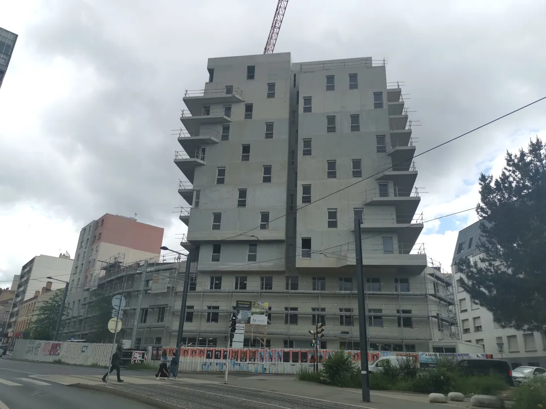 L'Ilot Tête du Soleil compte 3 bâtiments dont une tour d'habitation. 