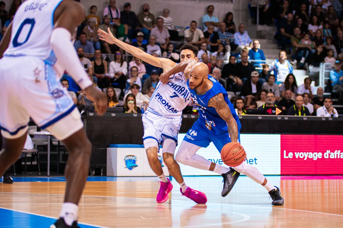 Basket : Maxime Roos bousculé à Antibes