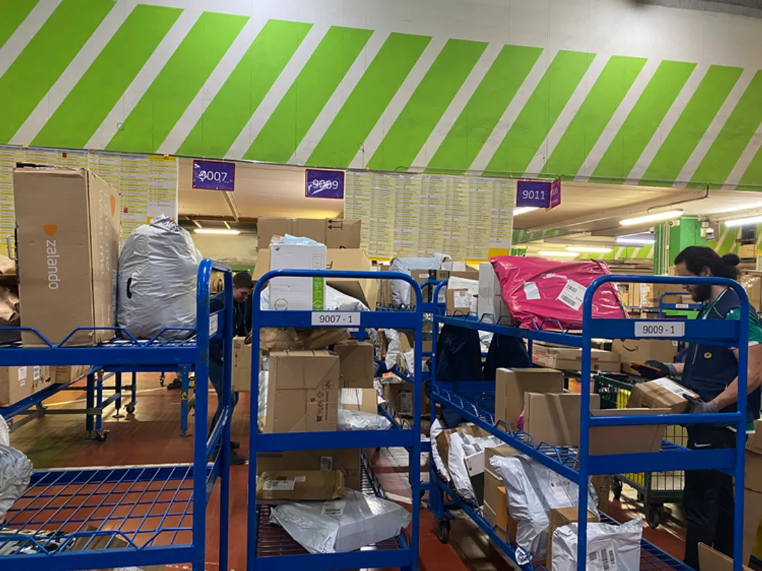 Poste colis tri Noël Saint-Étienne 