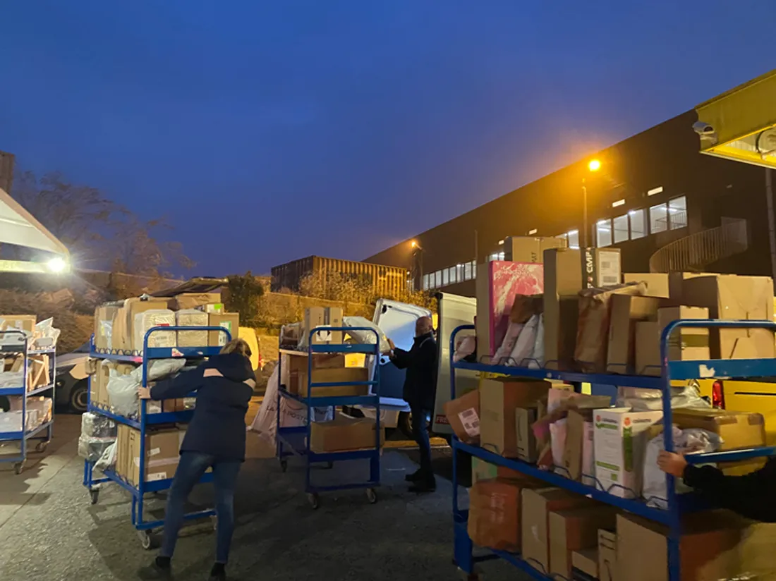 Poste Saint-Étienne tri colis Noël 