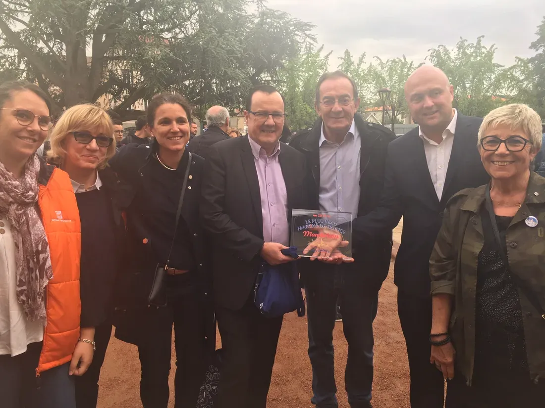 Le trophée remis par JPP.