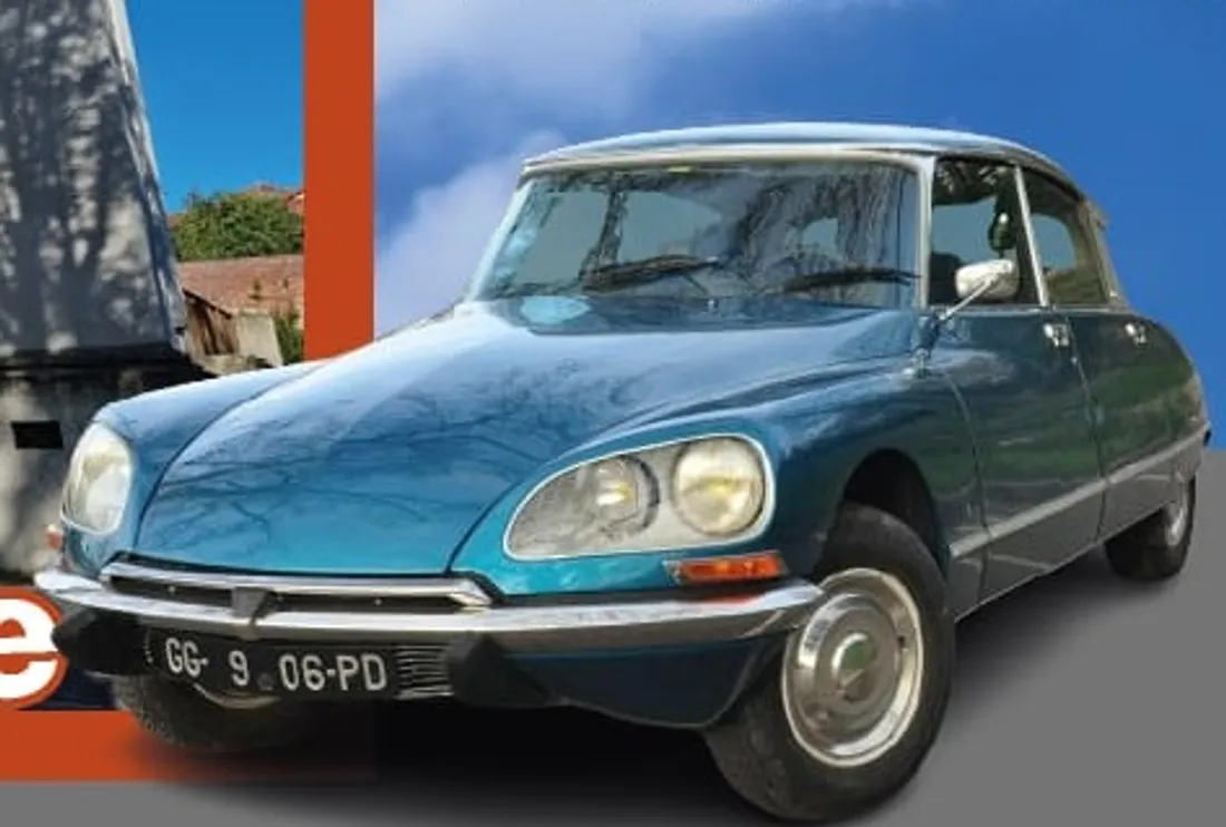 Une voiture ancienne.