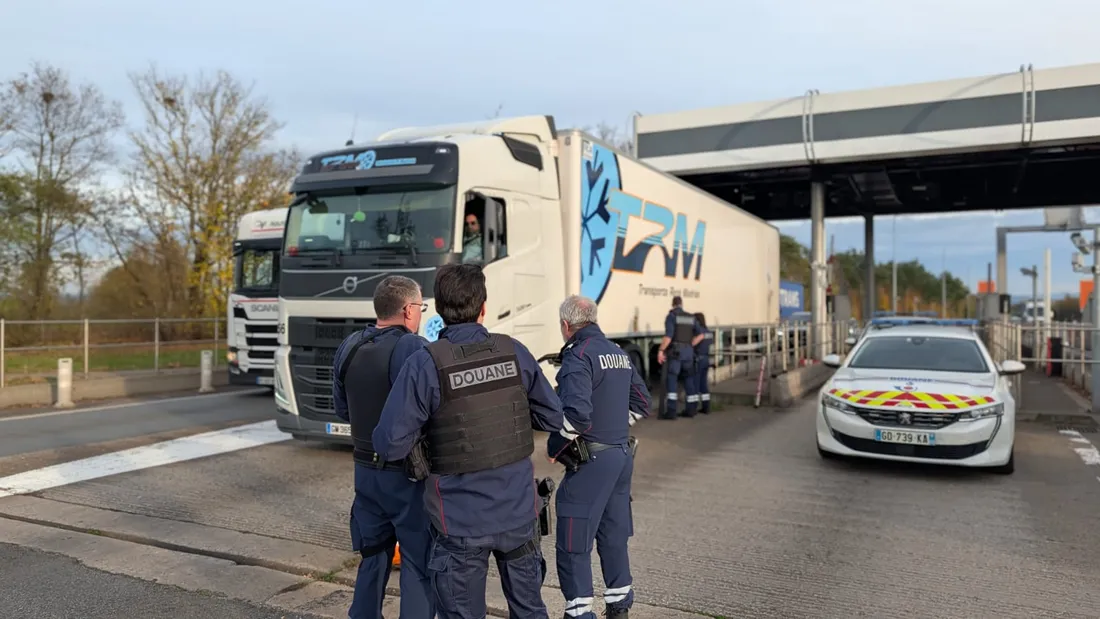 La direction régionale des douanes et la Gendarmerie de la Loire sur le terrain.