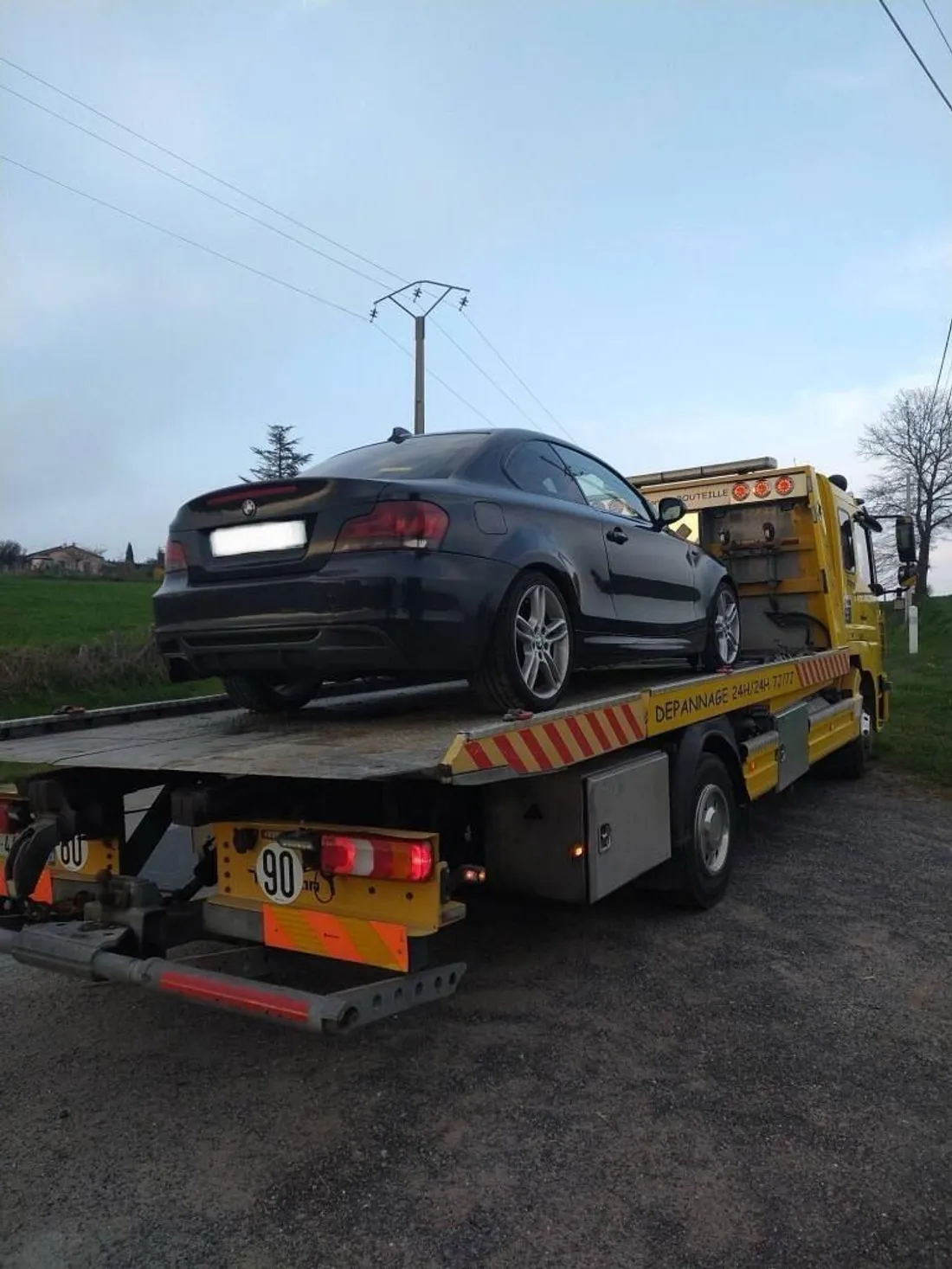 La voiture a été mise en fourrière.