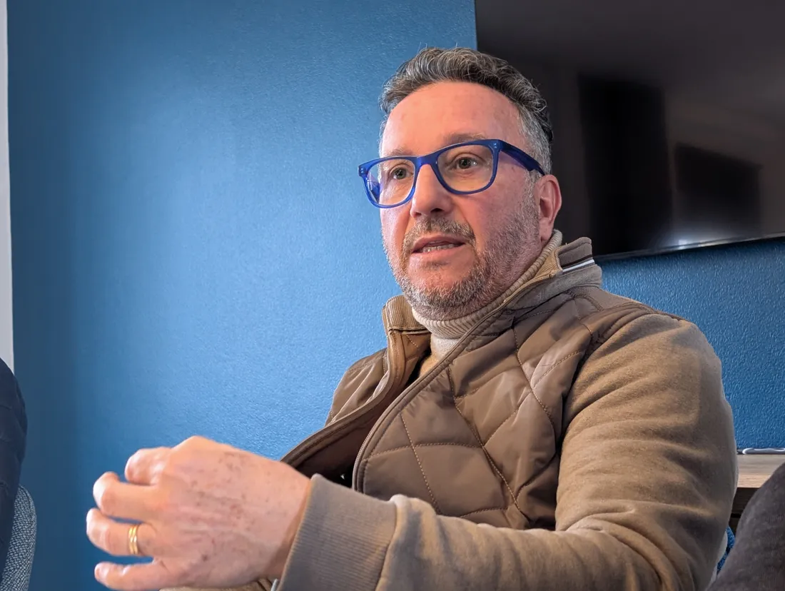 Yves Nicolin face à la presse