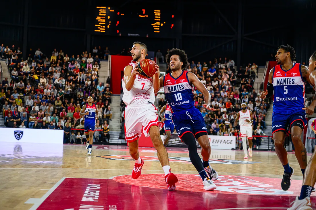 Basket : Kamel Ammour lors de Saint-Chamond - Nantes (80-83)