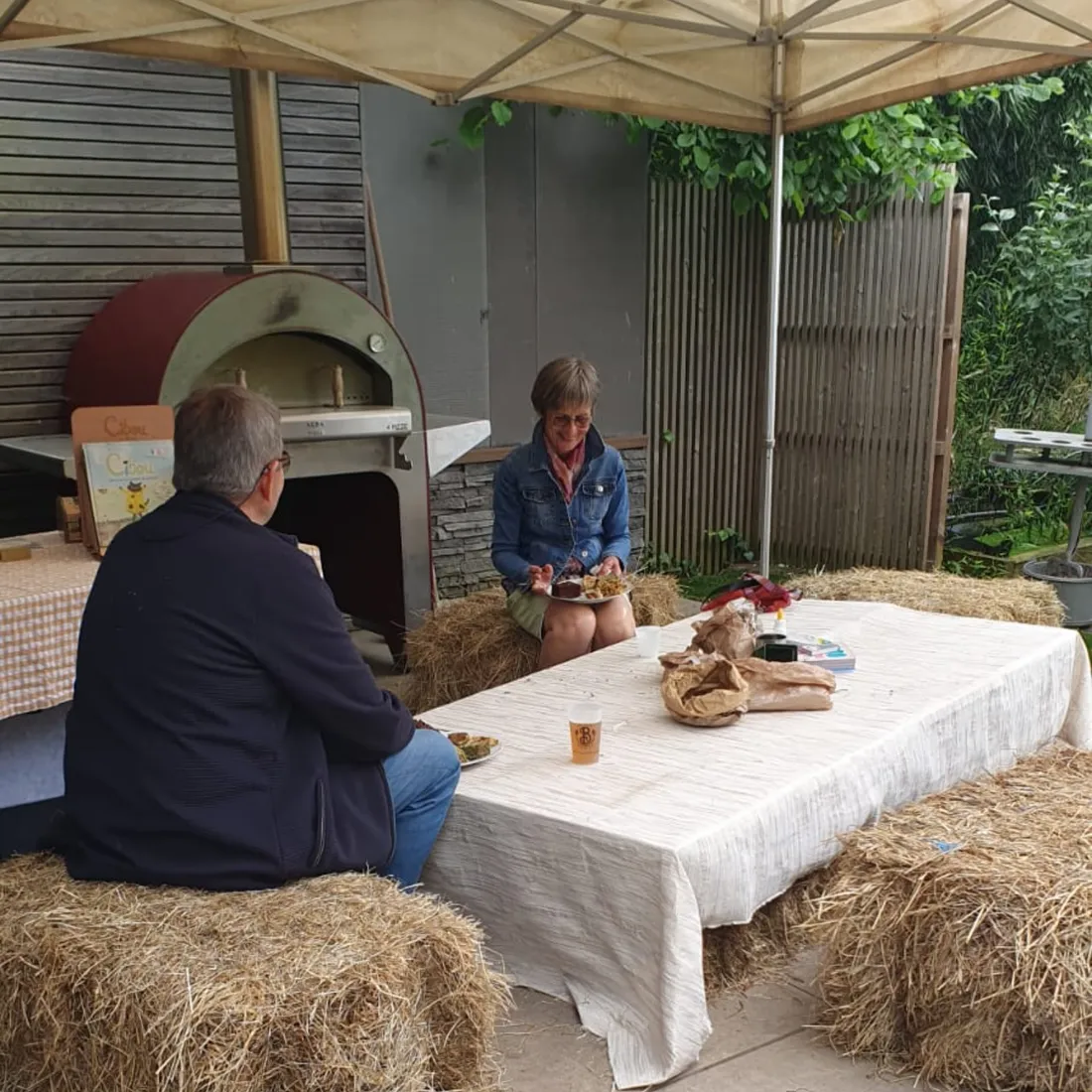 Moment de dégustation aux Rencontres de l'Arbre et la Feuille