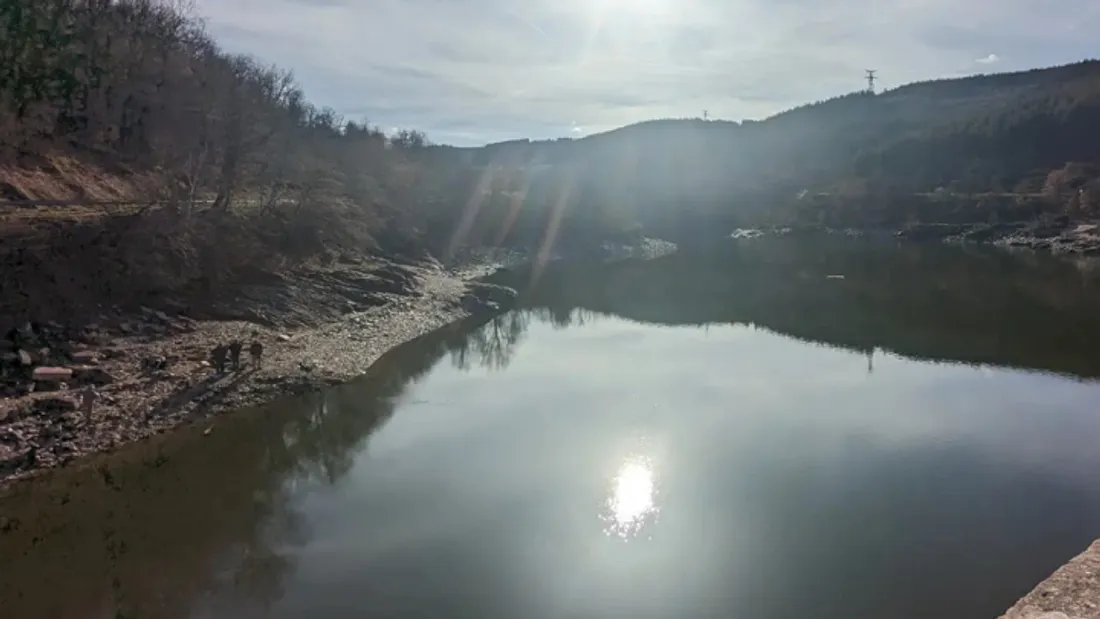 Niveau du barrage du Couzon à Châteauneuf, ce 20 mars 2023.