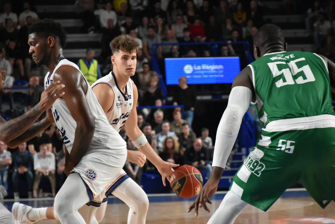 Basket : Henri Drell lors de Chorale - Nanterre