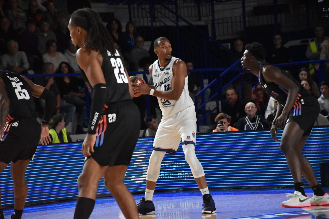 Basket : Yannis Morin lors de Chorale - Paris