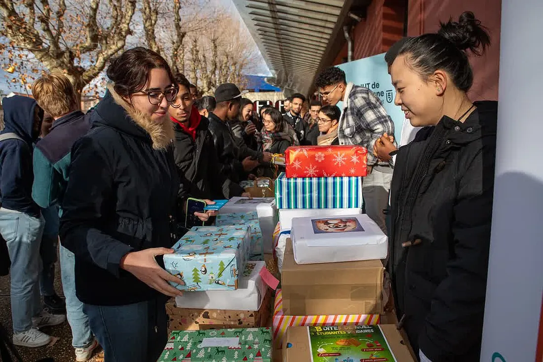 L'opération boîtes de Noël étudiantes solidaires sur le Campus de Roanne