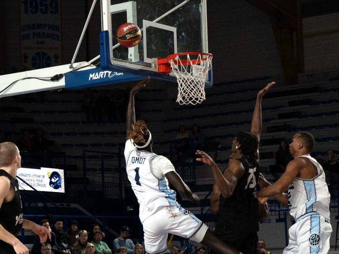 Basket : Omot lors de Chorale - Vichy