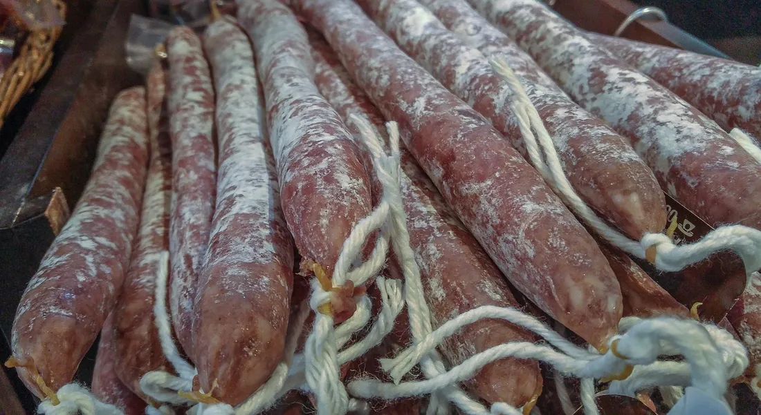 Des saucissons.